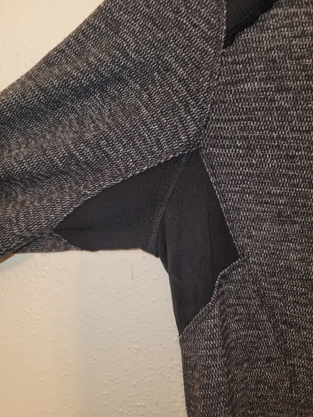 Lululemon Base Runner Long Sleeve Black/ Gray 8
